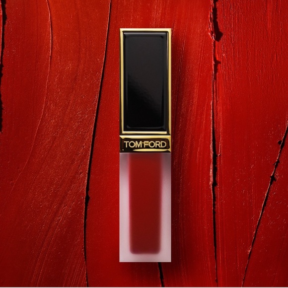 Tom Ford Liquid Lip Luxe Matte in Smitten 6ml - Picture 3 of 9